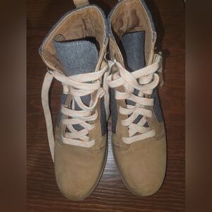 Sorel Tan and Gray Lace Up Boots